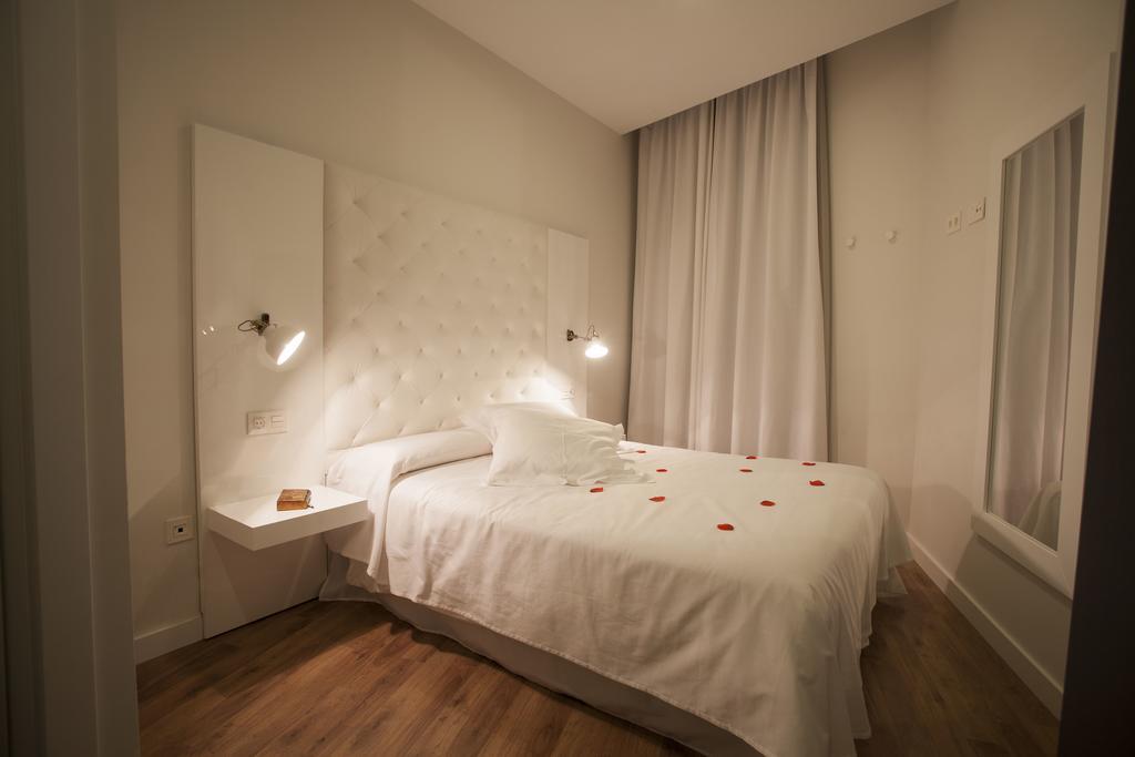 Picasso Suites Malaga Phòng bức ảnh